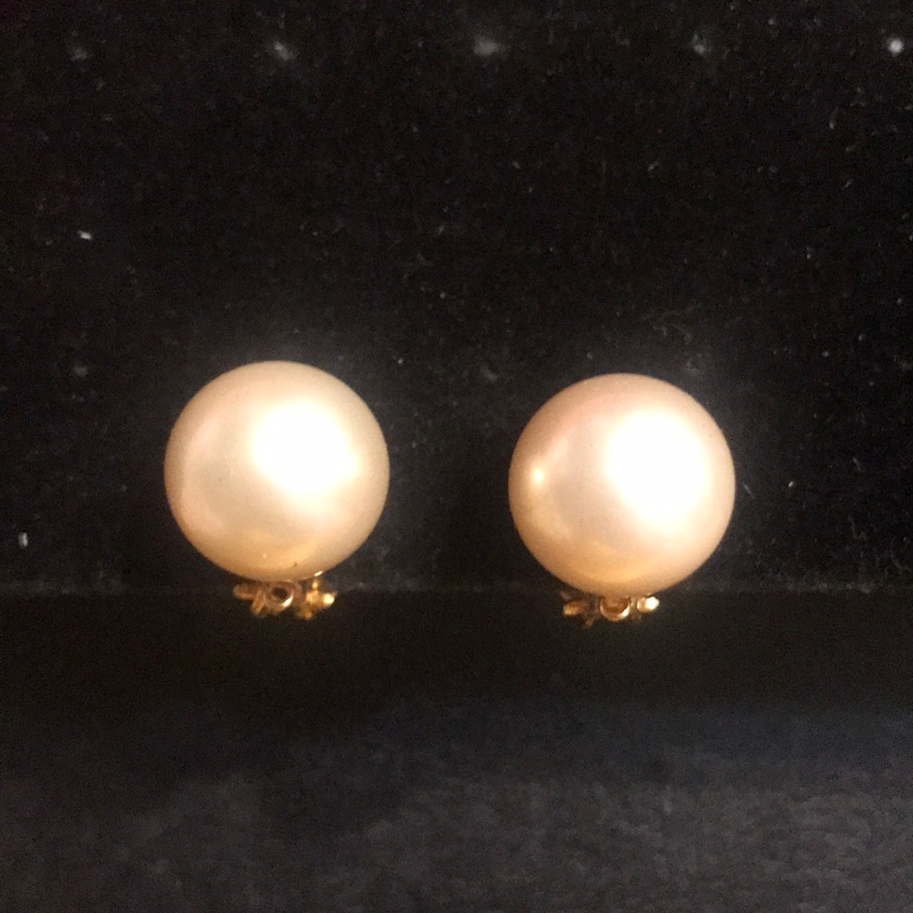 Comfort Clip Pearl earrings